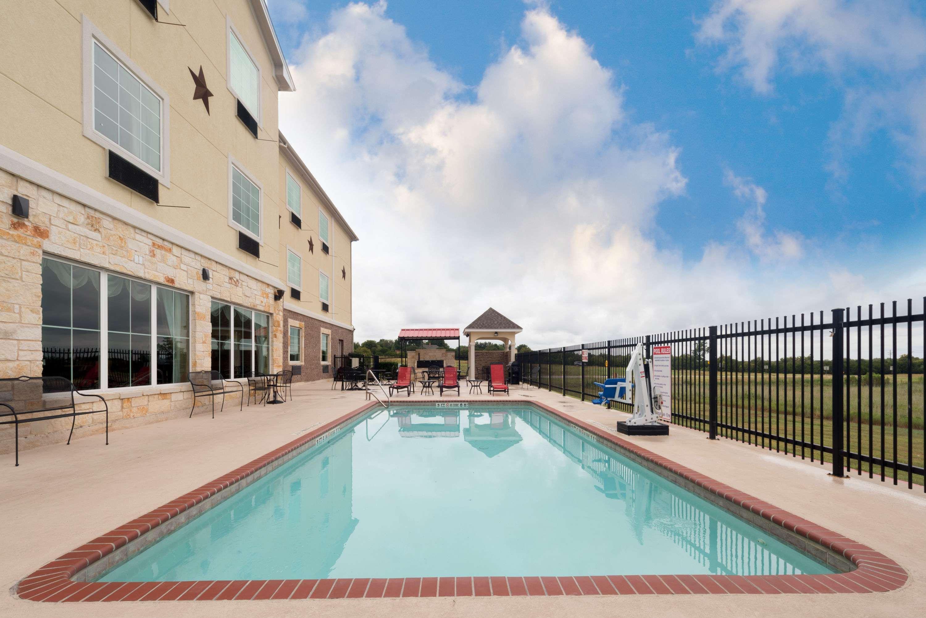 Comfort Inn & Suites Gatesville Near Fort Cavazos Екстериор снимка